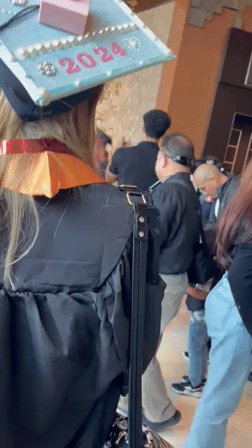Graduation cap decorated with the ballerina charm